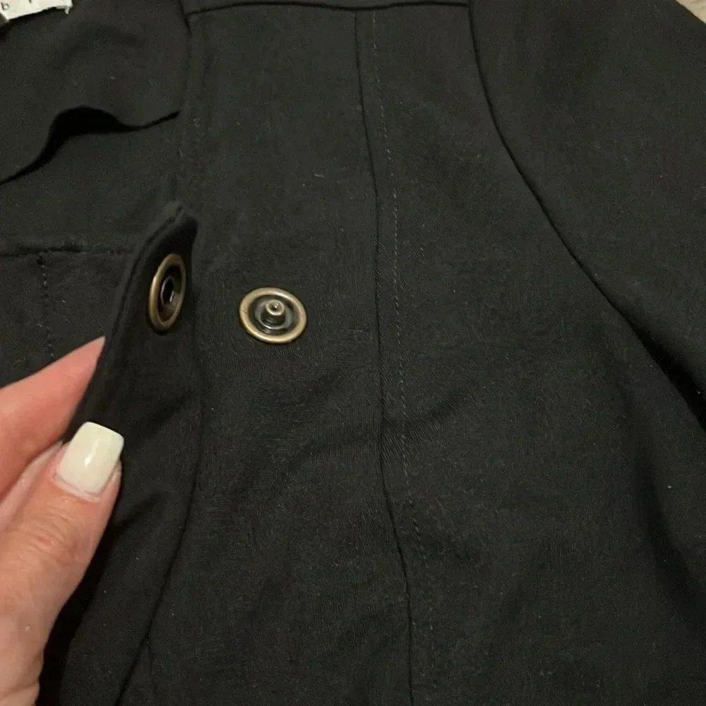 CABI Cropped Button Up Jacket. Shoulder pads. Black small